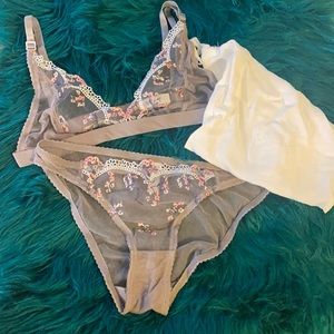 Lonely Gray lingerie with floral lace size s